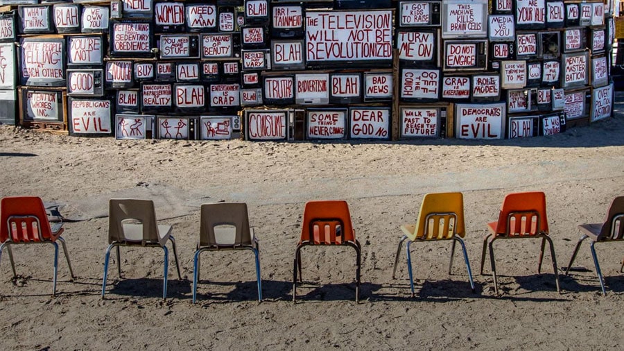 Can Progressive Media Shows Counter The Influence Of Corporate Networks?